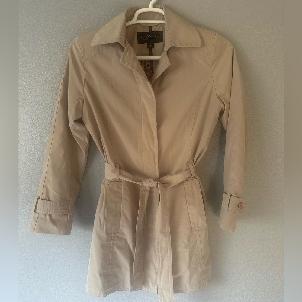 Towne collection mid length trench women’s kha coat size S